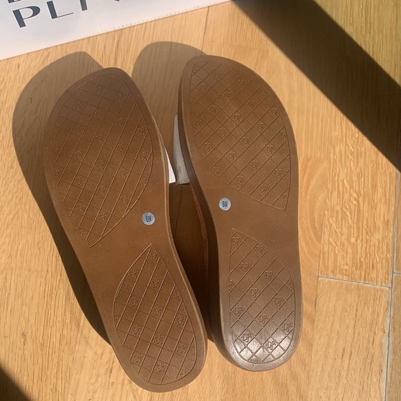 NWT DONALD PLINER Fiji  Metallic Zebra white Wedge Thong  Sz 8.5 - Picture 4 of 11